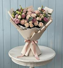 Букет цветов из:  Розы и Лизиантусы в Лобаново