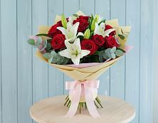 Букет цветов из:  Лилии и Розы в Лобаново