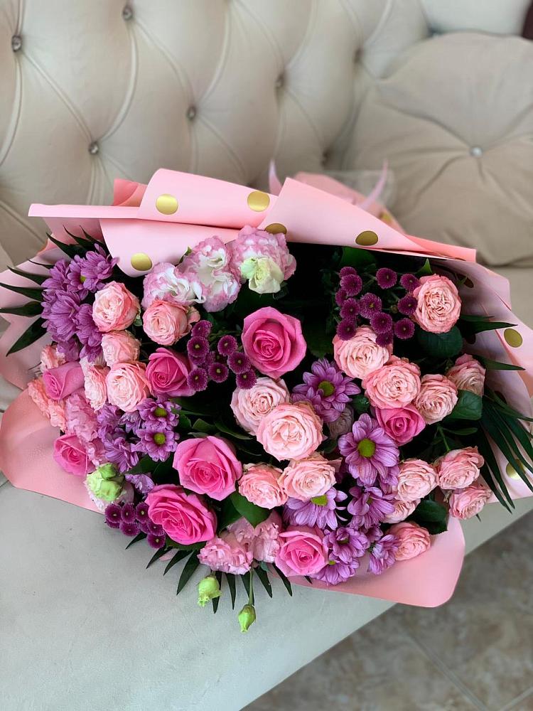 Букет цветов из: Хризантемы, Розы и Лизиантусы в Лобаново