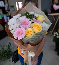 Букет цветов из:  Герберы, Розы и Хризантемы в Лобаново