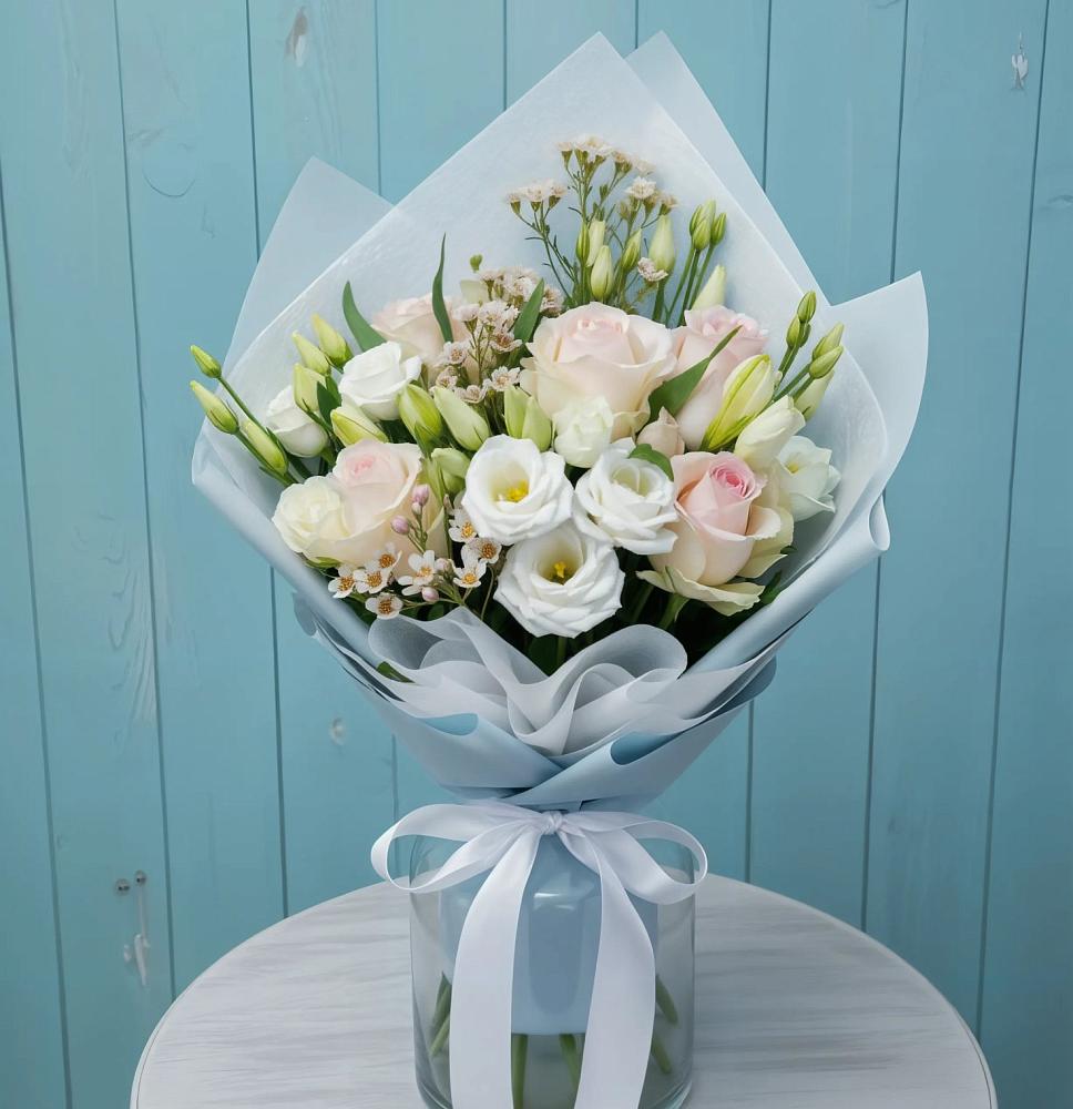 Букет цветов из: Розы и Лизиантусы в Лобаново