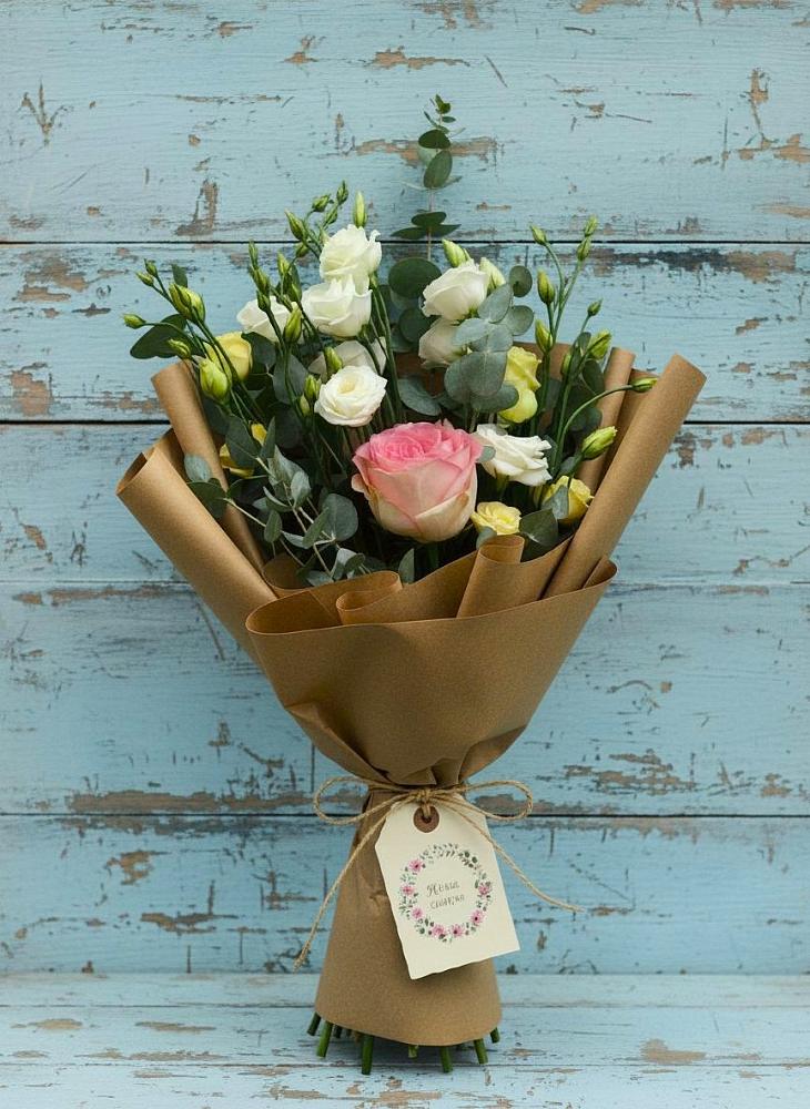 Букет цветов из: Розы и Лизиантусы в Лобаново