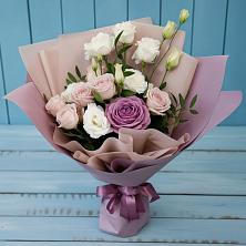 Букет цветов из:  Розы и Лизиантусы в Лобаново