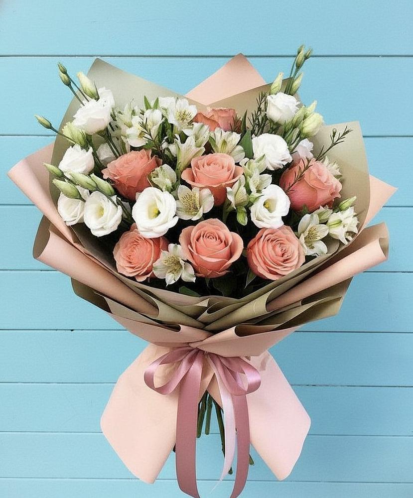 Букет цветов из: Розы, Альстромерии и Лизиантусы в Лобаново