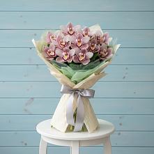Букет цветов из:  Орхидеи и Розы в Лобаново