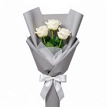 Букет 3 белые розы в Лобаново