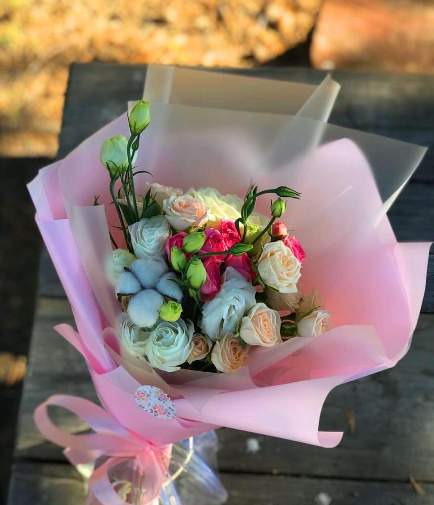 Букет цветов из: Розы и Лизиантусы в Лобаново