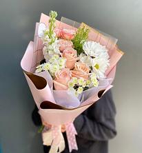 Букет цветов из:  Хризантемы и Розы в Лобаново