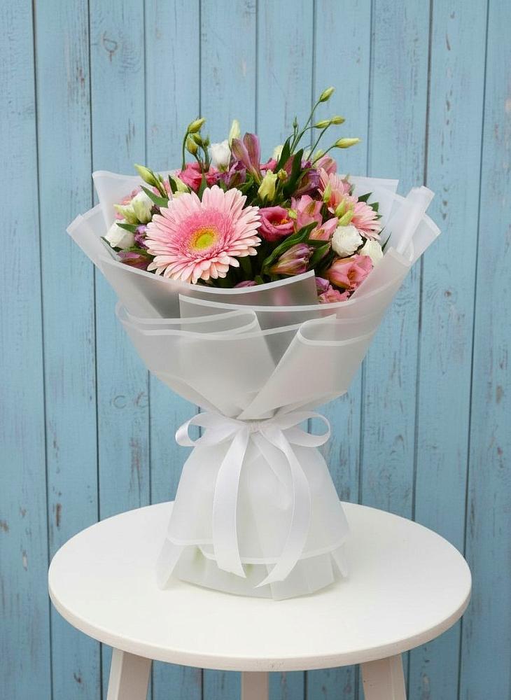 Букет цветов из: Герберы, Альстромерии и Лизиантусы в Лобаново