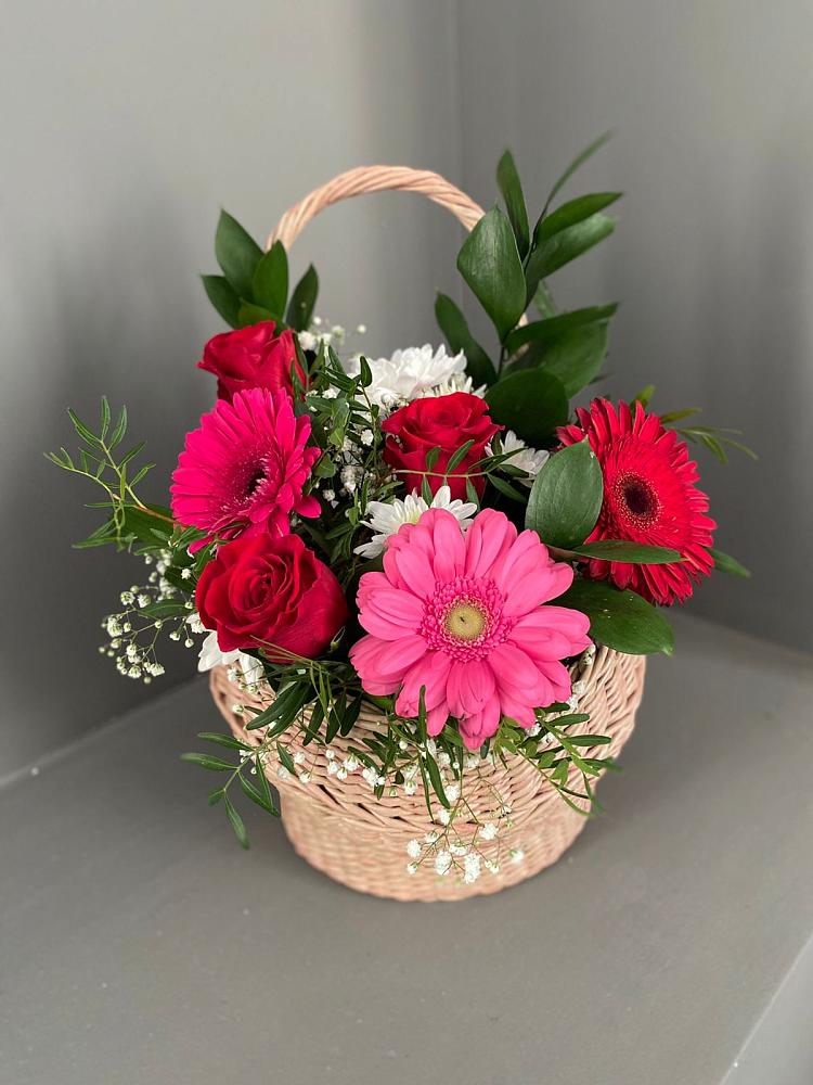 Цветочная композиция из Розы, Хризантемы и Герберы в корзине в Лобаново