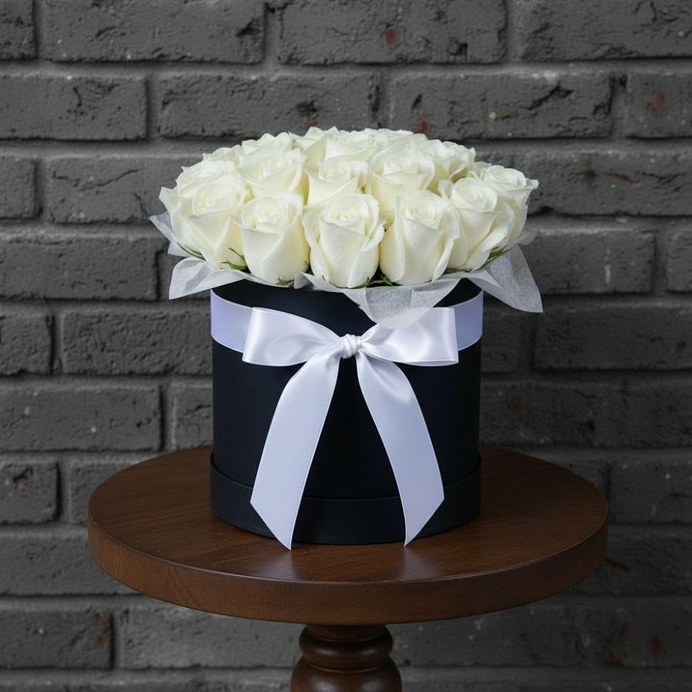 Цветочная композиция из Розы в шляпной коробке в Лобаново