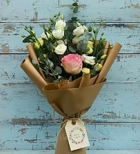 Букет цветов из:  Розы и Лизиантусы в Лобаново