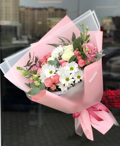 Букет цветов из: Розы, Лизиантусы и Хризантемы в Лобаново