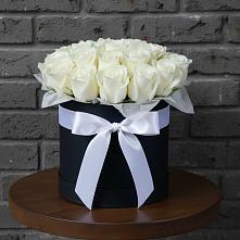 Цветочная композиция из Розы в шляпной коробке в Лобаново