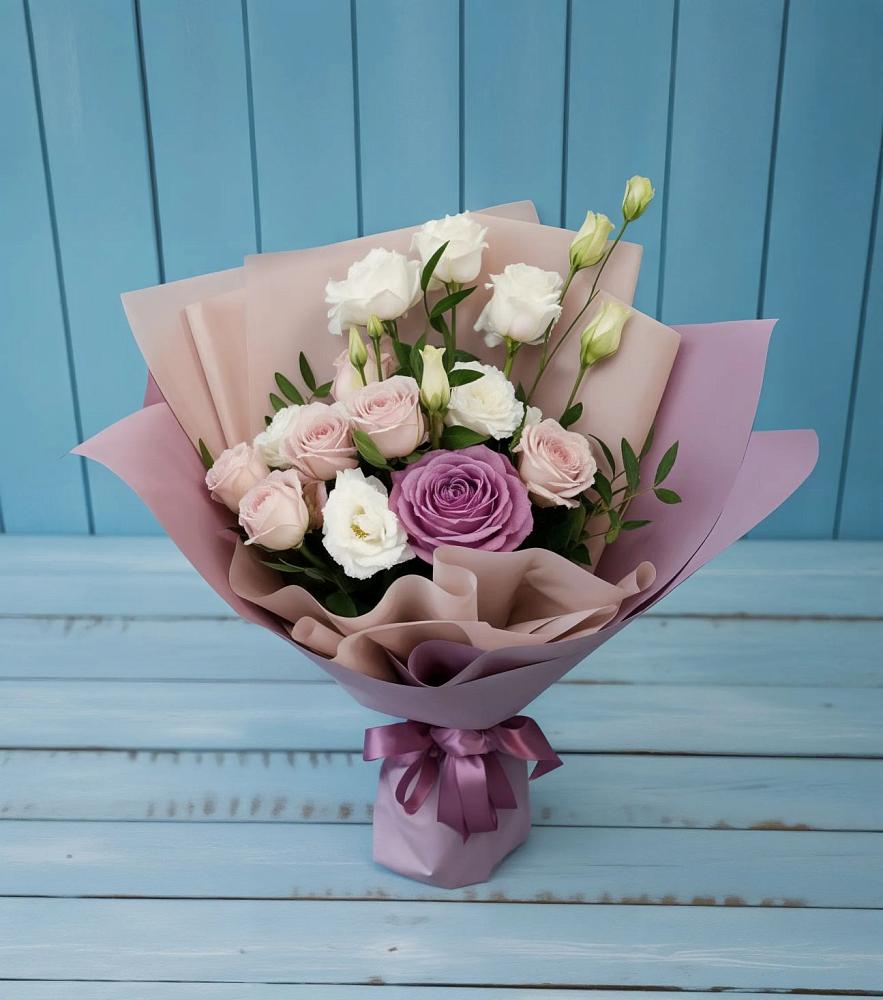 Букет цветов из: Розы и Лизиантусы в Лобаново